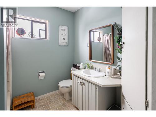 170 Mugford Road, Kelowna, BC - Indoor Photo Showing Bathroom