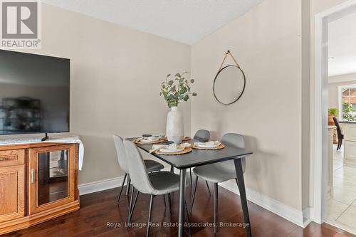 7 - 4605 Donegal Drive, Mississauga, ON - Indoor Photo Showing Dining Room