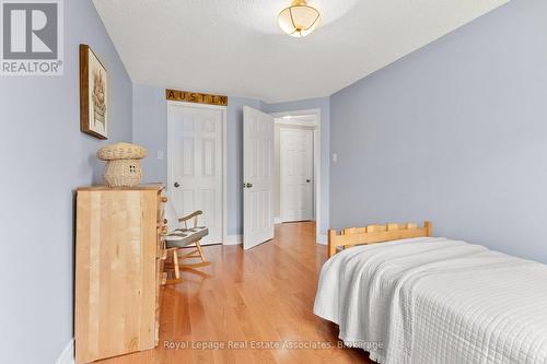 7 - 4605 Donegal Drive, Mississauga, ON - Indoor Photo Showing Bedroom