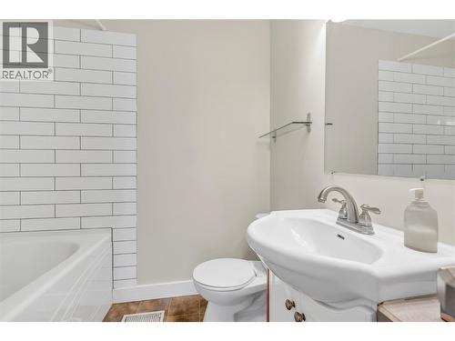 8299 Prairie Valley Road, Summerland, BC - Indoor Photo Showing Bathroom