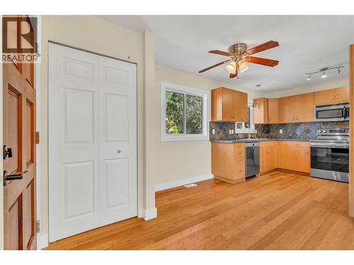 8299 Prairie Valley Road, Summerland, BC - Indoor Photo Showing Kitchen