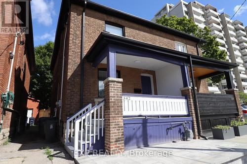342 Eglinton Avenue E, Toronto, ON - Outdoor