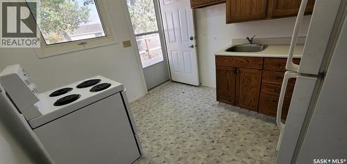 1809 Progress Avenue, Vanguard, SK - Indoor