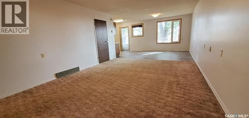 1809 Progress Avenue, Vanguard, SK - Indoor Photo Showing Other Room
