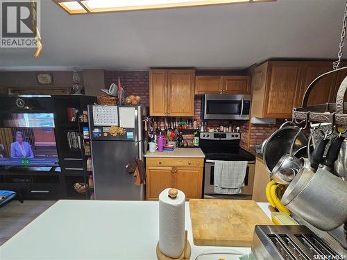 107 Carlyle Street, Arcola, SK - Indoor Photo Showing Kitchen