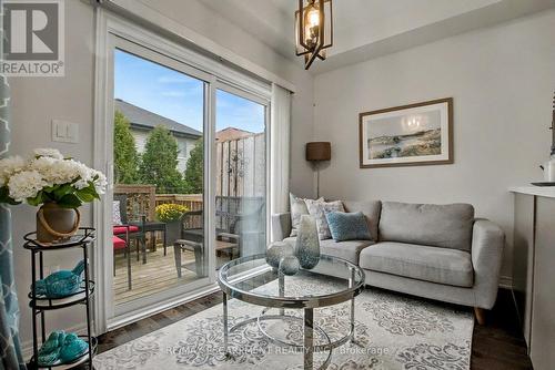 24 - 377 Glancaster Road, Hamilton, ON - Indoor Photo Showing Living Room