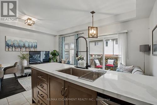 24 - 377 Glancaster Road, Hamilton, ON - Indoor Photo Showing Kitchen