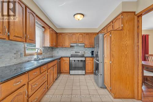 2 Vinehill Drive, Hamilton, ON - Indoor Photo Showing Kitchen