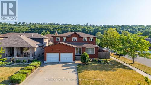 2 Vinehill Drive, Hamilton, ON - Outdoor With Facade