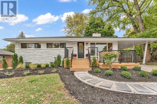 95 SENECA DRIVE  Hamilton, ON L9G 3B7