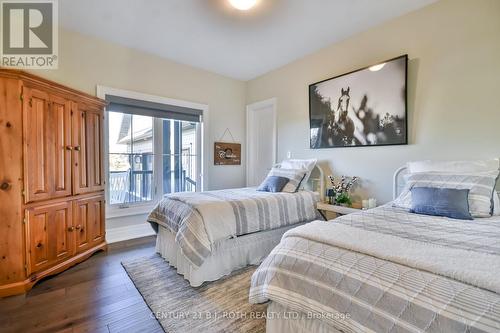2nd spacious bedroom with walk in closet. - 20 Morgan Drive, Oro-Medonte, ON - Indoor Photo Showing Bedroom