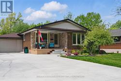 84 REGENT DRIVE  St. Catharines (Vine/Linwell), ON L2M 3L7