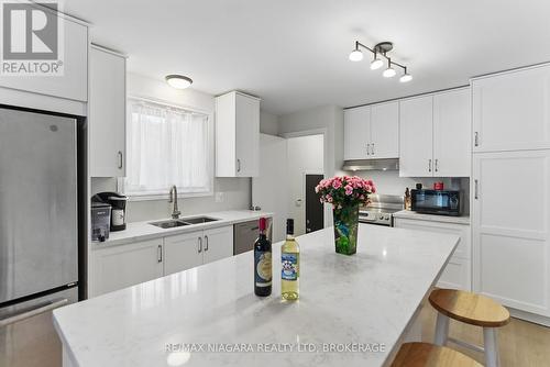 84 Regent Drive, St. Catharines (Vine/Linwell), ON - Indoor Photo Showing Kitchen With Double Sink