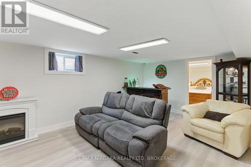 84 Regent Drive, St. Catharines (Vine/Linwell), ON - Indoor Photo Showing Living Room With Fireplace