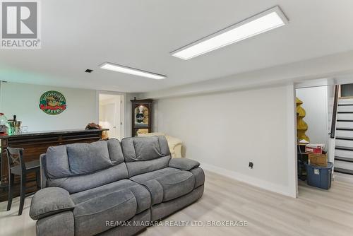 84 Regent Drive, St. Catharines (Vine/Linwell), ON - Indoor Photo Showing Living Room
