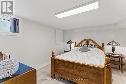 84 Regent Drive, St. Catharines (Vine/Linwell), ON - Indoor Photo Showing Bedroom
