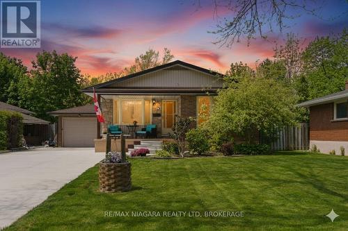 84 REGENT DRIVE  St. Catharines (Vine/Linwell), ON L2M 3L7