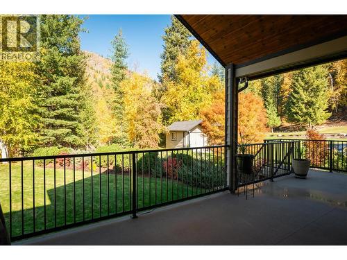 7912 Birchwood Drive, Trail, BC - Outdoor