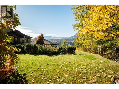 7912 Birchwood Drive, Trail, BC - Outdoor