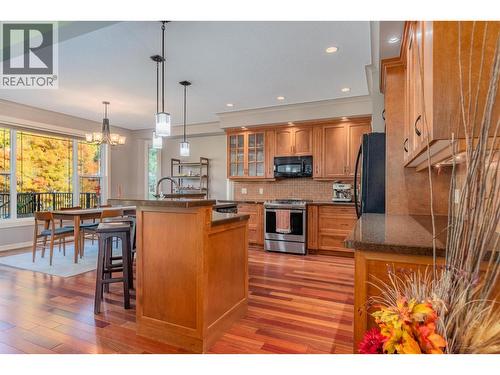 7912 Birchwood Drive, Trail, BC - Indoor Photo Showing Kitchen