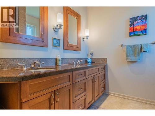 7912 Birchwood Drive, Trail, BC - Indoor Photo Showing Bathroom