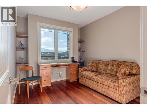 7912 Birchwood Drive, Trail, BC - Indoor