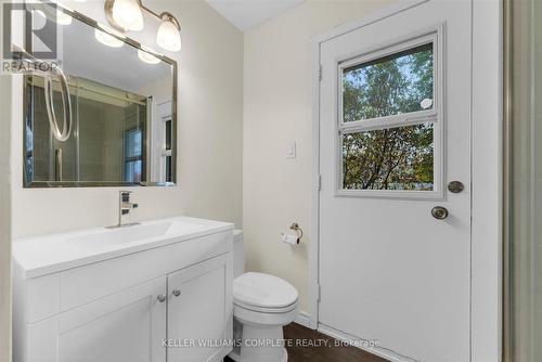 62 Bond Street, Kitchener, ON - Indoor Photo Showing Bathroom