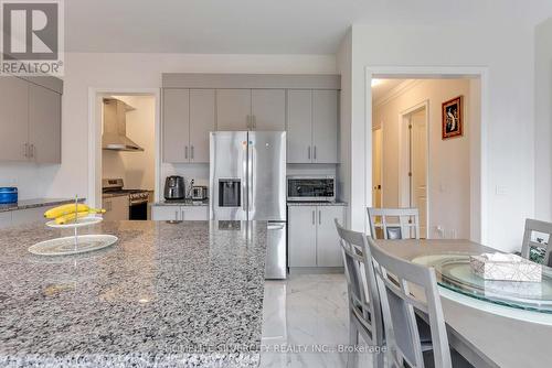 71 Raspberry Rdg Avenue, Caledon, ON - Indoor Photo Showing Kitchen With Upgraded Kitchen