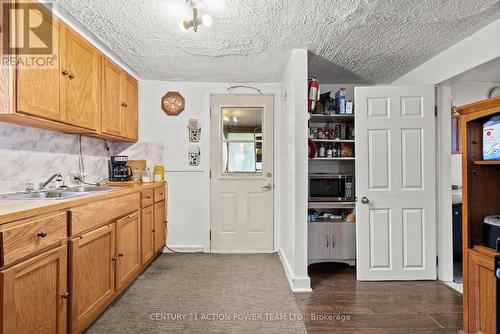 331 Seventh Street E, Cornwall, ON - Indoor Photo Showing Kitchen With Double Sink