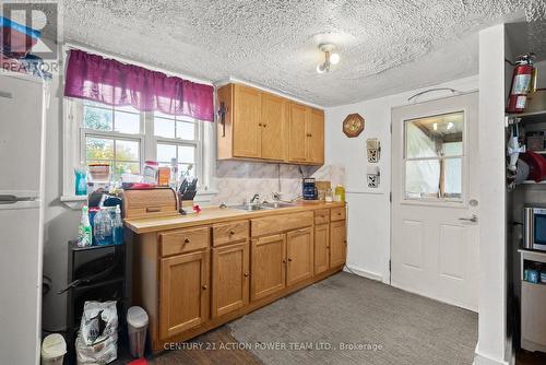 331 Seventh Street E, Cornwall, ON - Indoor Photo Showing Kitchen With Double Sink