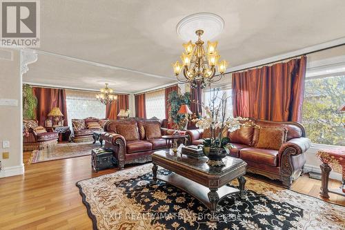 1100 Moffatt Drive, Ottawa, ON - Indoor Photo Showing Living Room