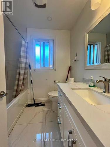 15 Summerglade Drive, Toronto, ON - Indoor Photo Showing Bathroom