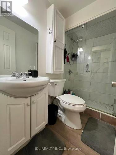 15 Summerglade Drive, Toronto, ON - Indoor Photo Showing Bathroom