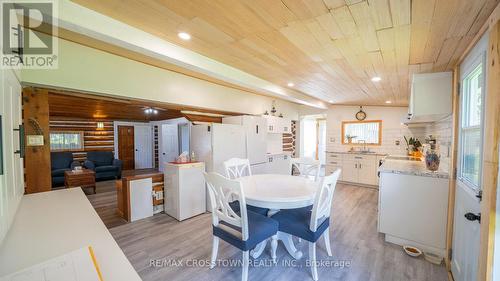 1161 Uffington Road, Bracebridge, ON - Indoor Photo Showing Dining Room