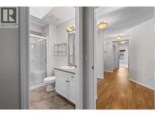 Primary Bedroom - 1188 Houghton Road Unit# 104, Kelowna, BC - Indoor Photo Showing Bathroom