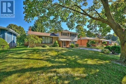 8 LASALLE DRIVE  St. Catharines (Vine/Linwell), ON L2M 2E4