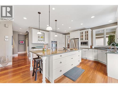 427 Long Ridge Drive, Kelowna, BC - Indoor Photo Showing Kitchen With Upgraded Kitchen