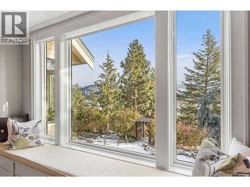 427 Long Ridge Drive, Kelowna, BC - Indoor Photo Showing Other Room