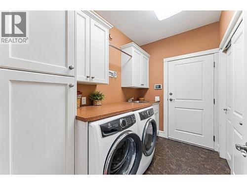 427 Long Ridge Drive, Kelowna, BC - Indoor Photo Showing Laundry Room