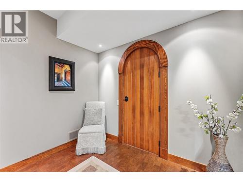 427 Long Ridge Drive, Kelowna, BC - Indoor Photo Showing Other Room