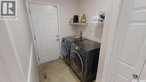 5175 Boswell Crescent, Regina, SK - Indoor Photo Showing Laundry Room