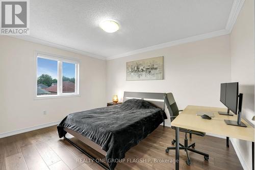 1128 Knotty Pine Grove, Mississauga, ON - Indoor Photo Showing Bedroom