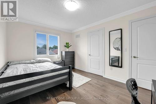 1128 Knotty Pine Grove, Mississauga, ON - Indoor Photo Showing Bedroom