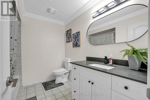 1128 Knotty Pine Grove, Mississauga, ON - Indoor Photo Showing Bathroom