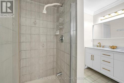 1128 Knotty Pine Grove, Mississauga, ON - Indoor Photo Showing Bathroom