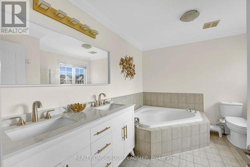 1128 Knotty Pine Grove, Mississauga, ON - Indoor Photo Showing Bathroom
