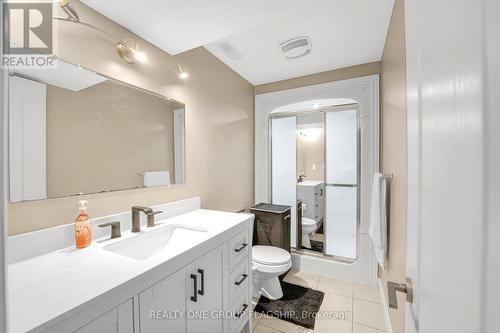 1128 Knotty Pine Grove, Mississauga, ON - Indoor Photo Showing Bathroom