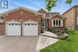 1546 HOLLYWELL AVENUE  Mississauga, ON L5N 4P5