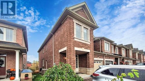 125 WALTER SINCLAIR COURT  Richmond Hill, ON L4E 0X4