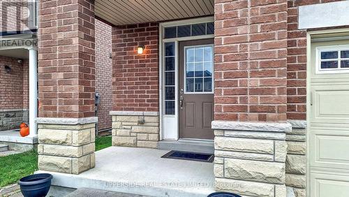 125 WALTER SINCLAIR COURT  Richmond Hill, ON L4E 0X4